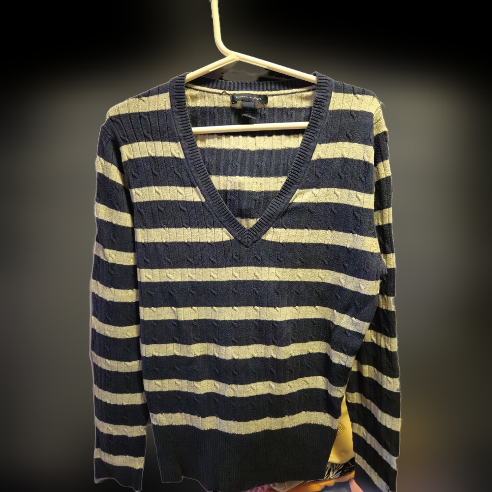 Ribbed v-neck sweater